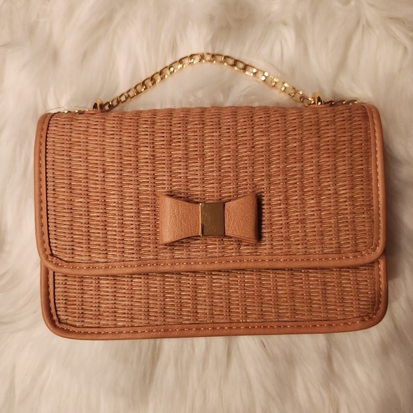 Francesca's Collections Handbags - NWT Peach Straw Crossbody w Bow Detail